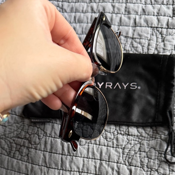 Shady Rays Tortoise Oakmont Sunglasses - Picture 4 of 12